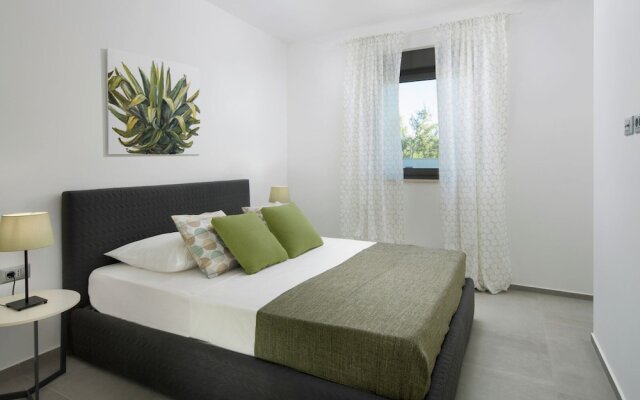 Apartment in Faana With Sea Beach