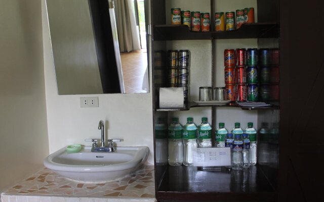 Turtle Inn Resort