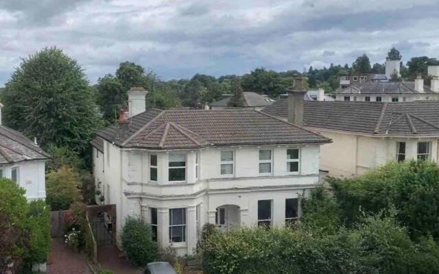 Tree Tops Apartment in Tunbridge Wells