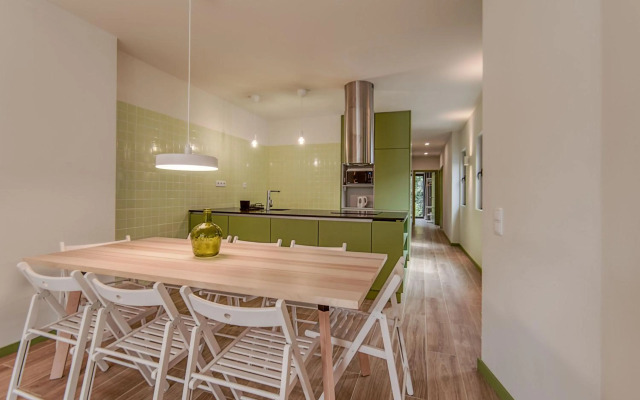 Travel and Live Apartments