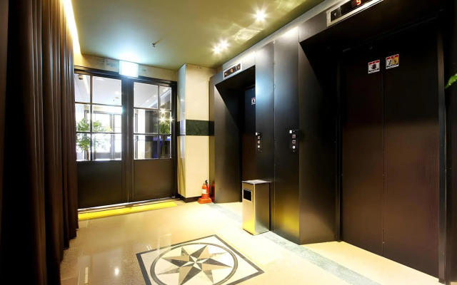 Vine Hotel