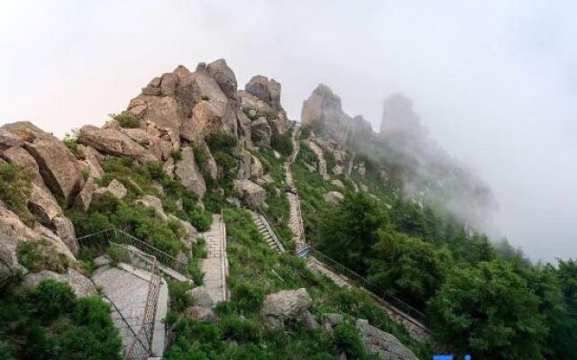 Vienna 3 Best Hotel (Zhumadian Suiping Jinboda Commercial Plaza)