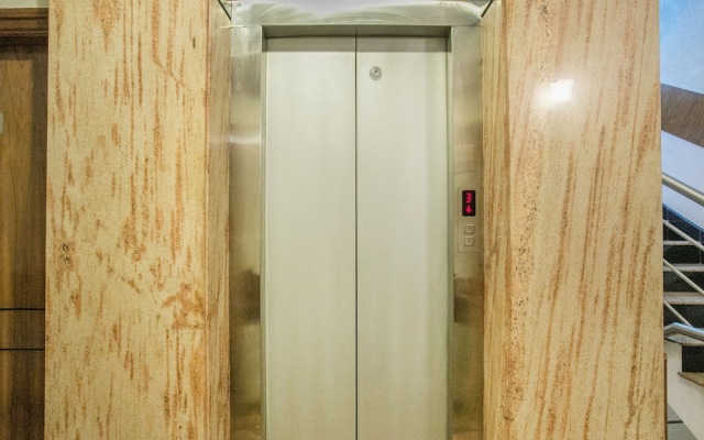 OYO 461 New Rainbow Business Hotel