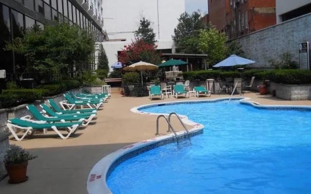 Pullman Plaza Hotel