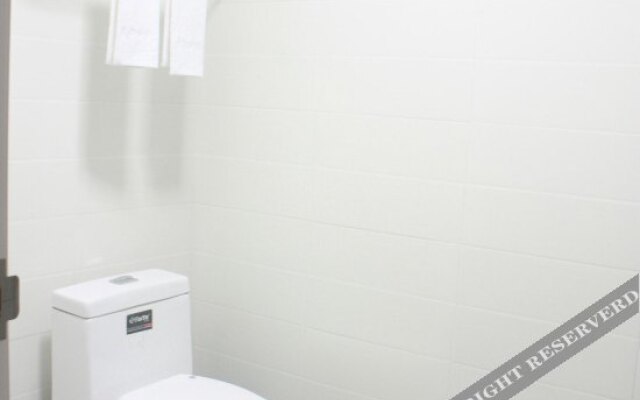 Zuolin Business Hotel