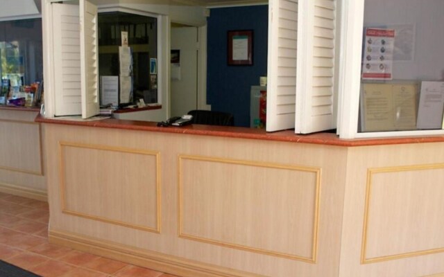 Cannes Court Holiday Apartments