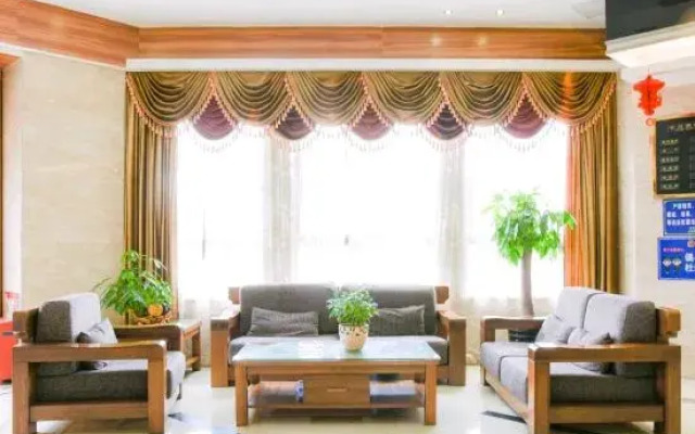 Fenghuang Huating Hostel