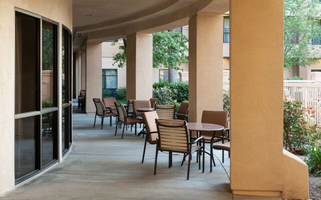 Courtyard by Marriott Santa Clarita Valencia