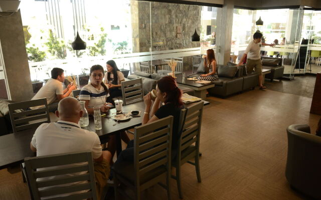 Sun City Suites