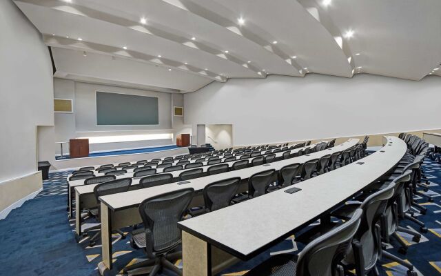 Hilton Peachtree City Atlanta Hotel & Conference Center