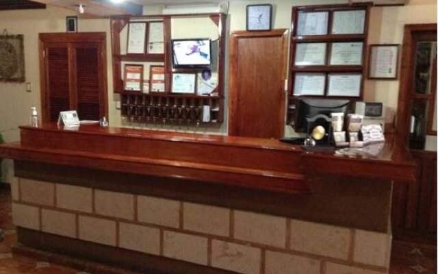 Hotel Hostal Los Faroles