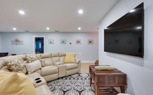 Inverness Getaway ~ 4 Mi to Henderson Lake!