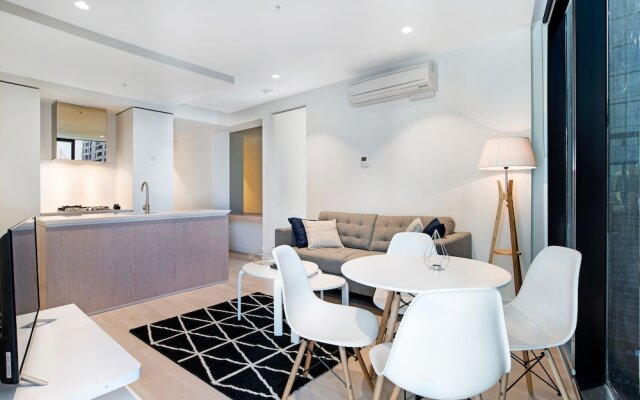 IfStays EQ Tower Apartment