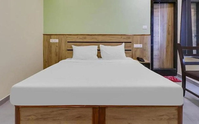 Townhouse OAK Hotel SVA