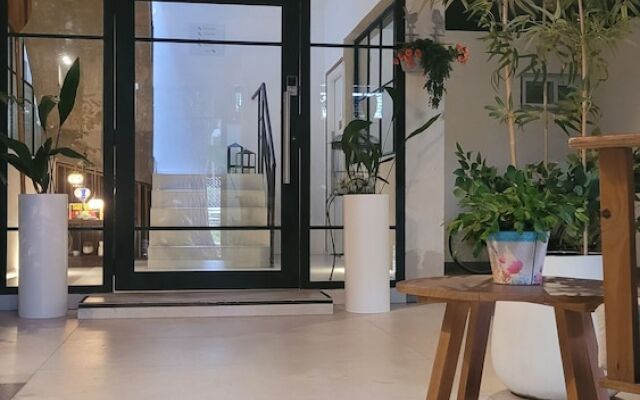 La Belle San Isidro Lofts