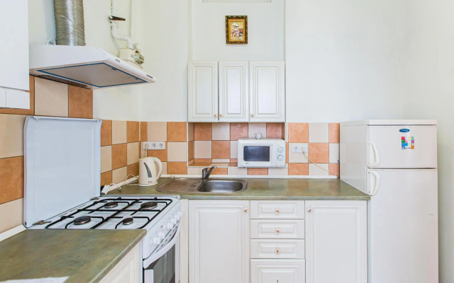 Апартаменти вул. Театральна 26 з балконом на Вернісаж.