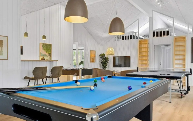 Spacious Retreat for 20 - By Traum Ferienwohnungen