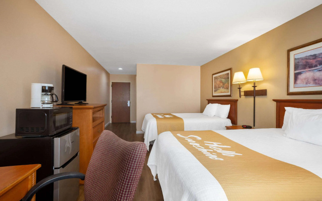 Days Inn & Suites by Wyndham Cuba