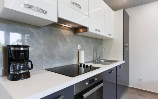 Reza Luxury Apartment