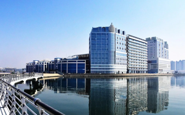 Wave M Hotel West