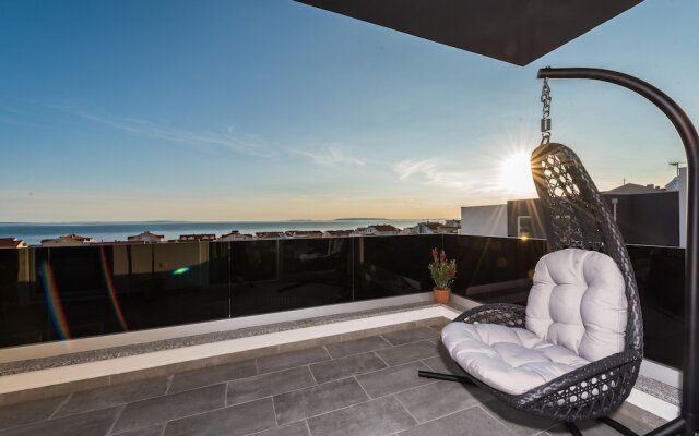 Villa Magnifica Penthouse with Jacuzzi