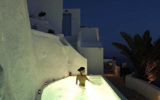 Armeni Village Rooms & Suites
