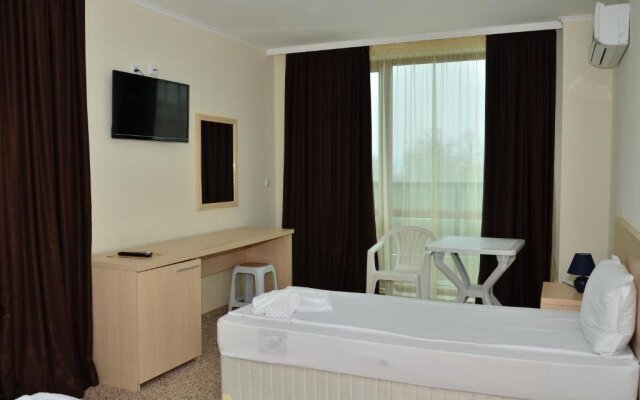 La Piazza Primorsko Rooms & Apartments