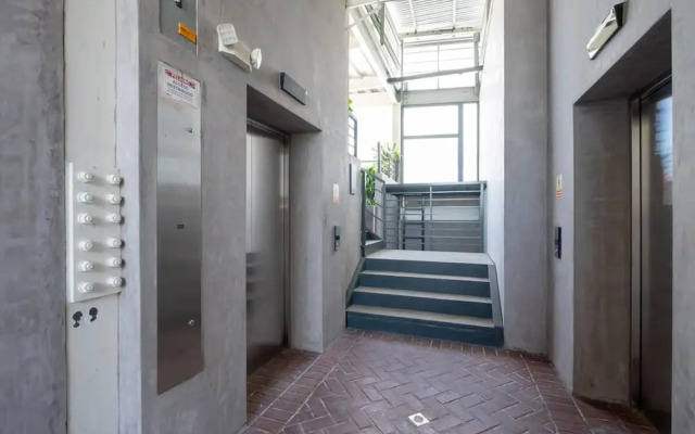 w Exceptional 1BR With Balcony in Casco View
