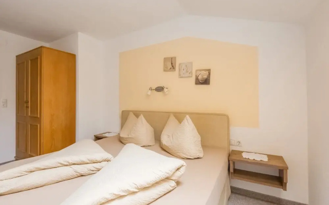 Lovely Apartment in Hainzenberg Next to Forest
