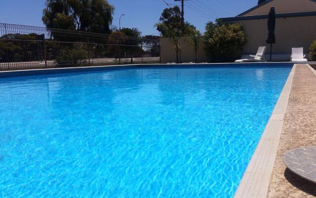 Ceduna East West Motel