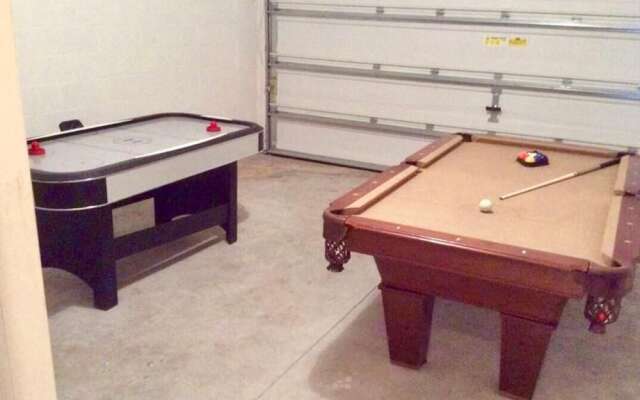 Four Bedroom Pool Home - 150 EP - Vusa