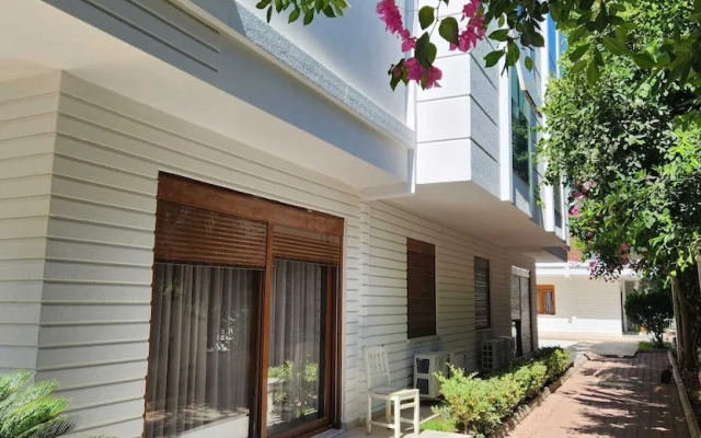 Lara Breeze Homes Hotel
