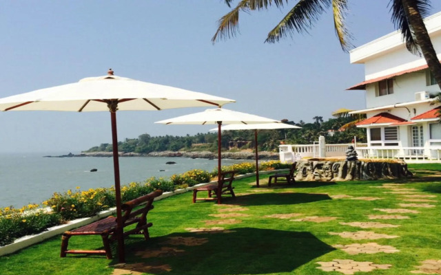 Mascot Beach Resort