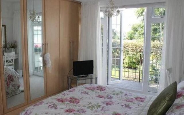 The Avenue Bed and Breakfast