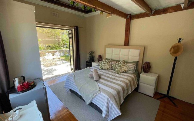 "room in House - Living In Mountain Views Camps Bay"