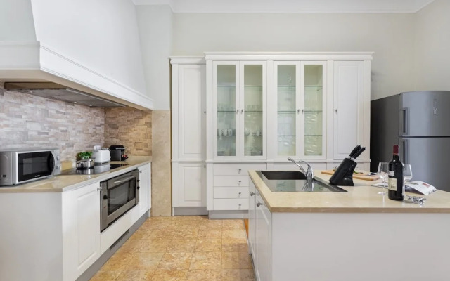 JOIVY Astonishing 1BR home in Baixa, 5mins to Santa Justa Lift