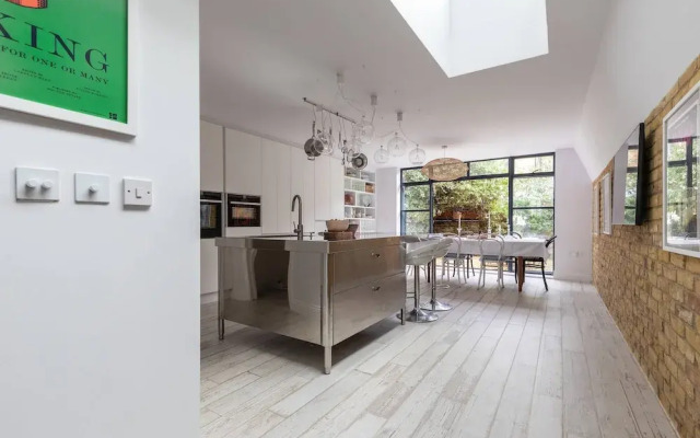 Radipole Road IV by Onefinestay