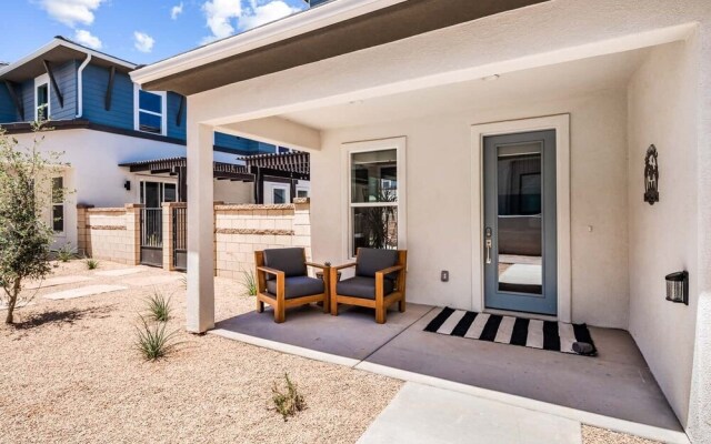 Desert Brooke 5 Bedroom Townhouse