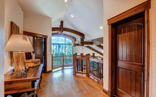 White Cloud Home #487