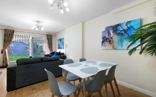 Serviced 4 Bdrm 2 bath house Maidenhead