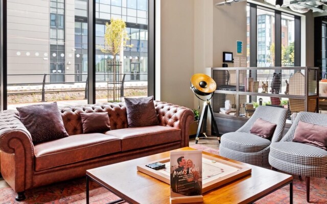 Central and Stylish Studio