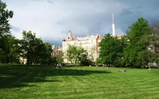Modern Apartment Riegrovy sady
