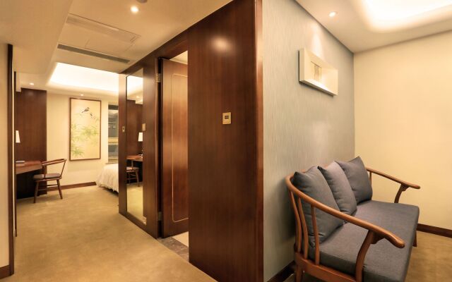 Lujia International Hotel