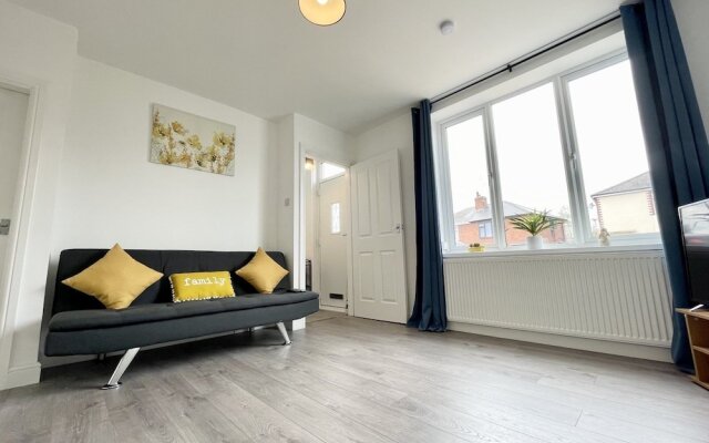 Worksop Newly Refurbished 3-bedroom House