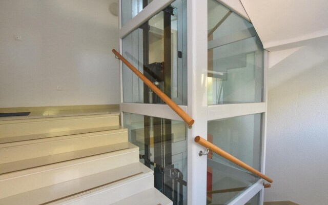 Awesome Home in Duce With Wifi and 9 Bedrooms