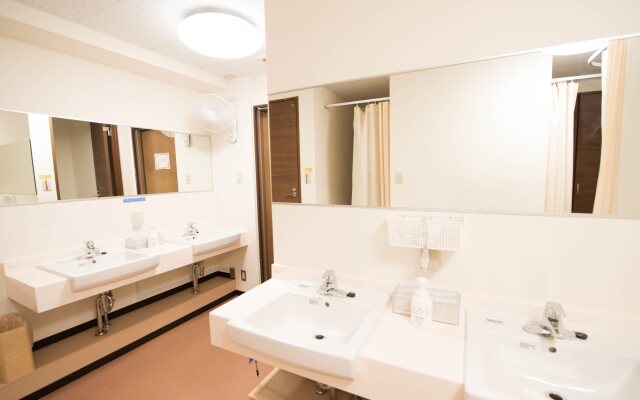 Anne Hostel Yokozuna
