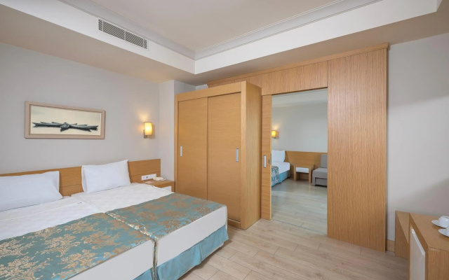 Отель L'Oceanica Beach Resort All Inclusive