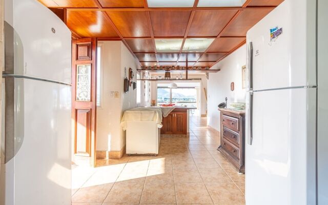 Magnífica casa com praia particular em Angra