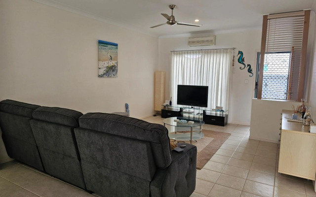 Koola Beach Apartments Bargara