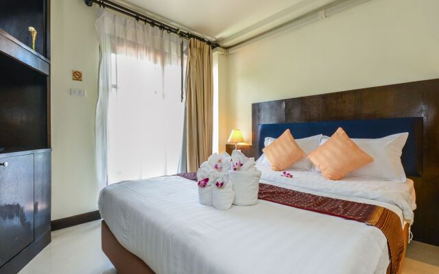 Enjoys Beach House Karon